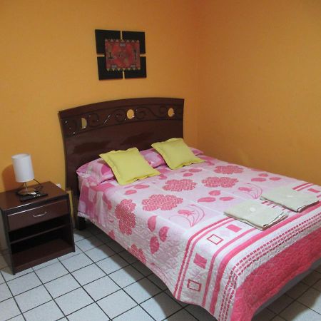 Kurmi Hostel Lima Airport Buitenkant foto