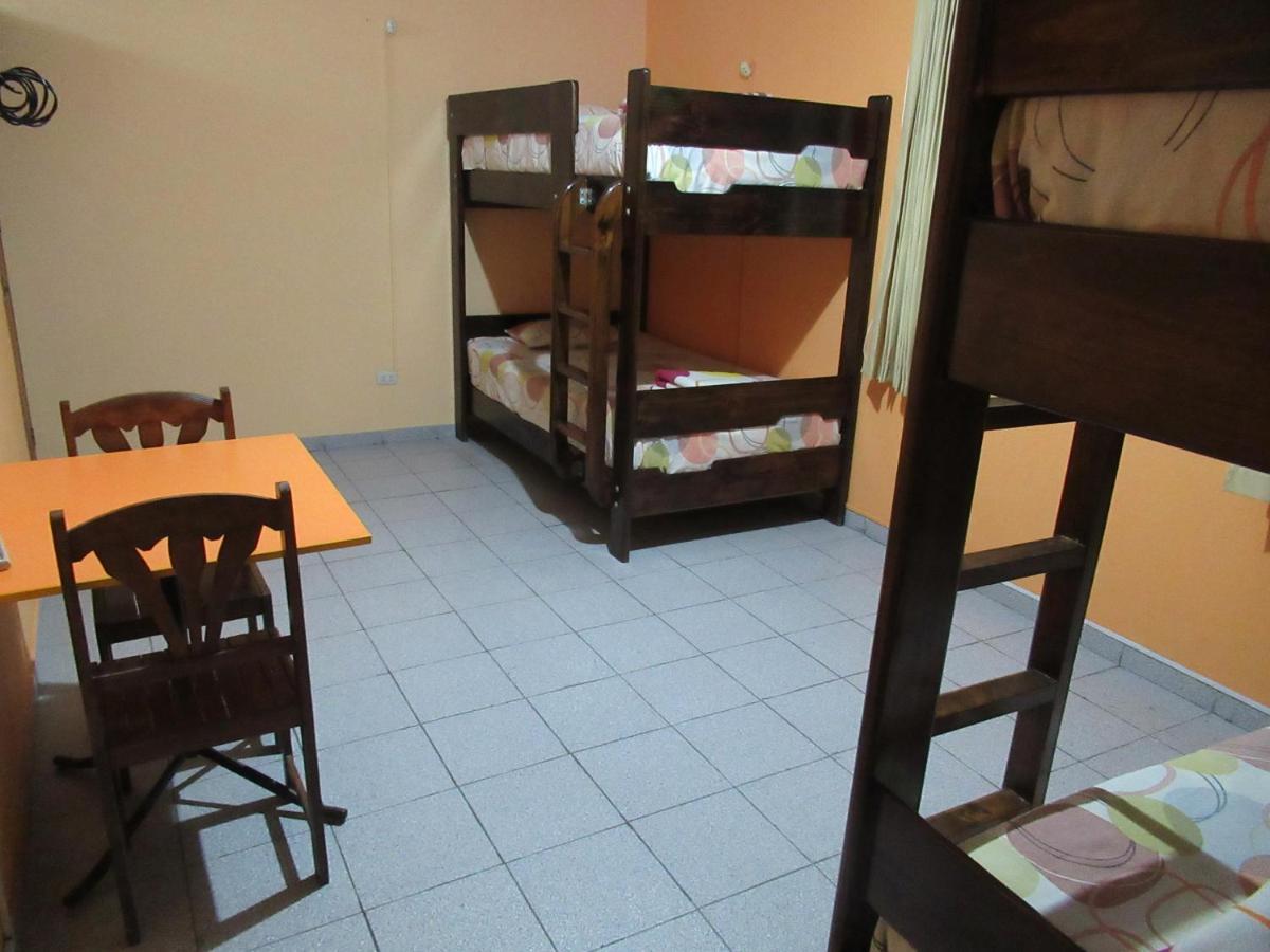 Kurmi Hostel Lima Airport Buitenkant foto