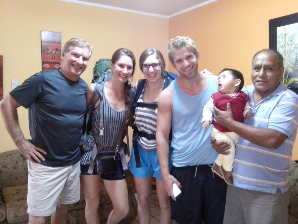 Kurmi Hostel Lima Airport Buitenkant foto