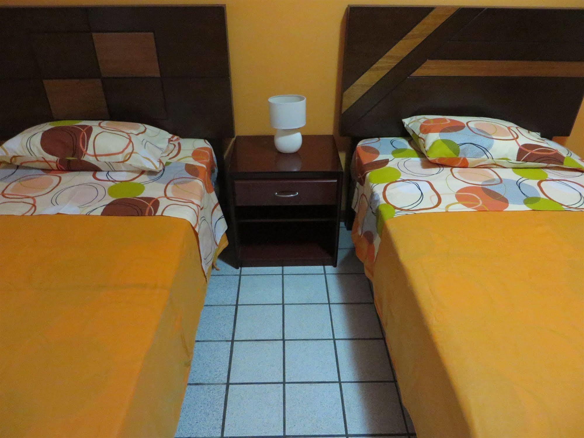 Kurmi Hostel Lima Airport Buitenkant foto