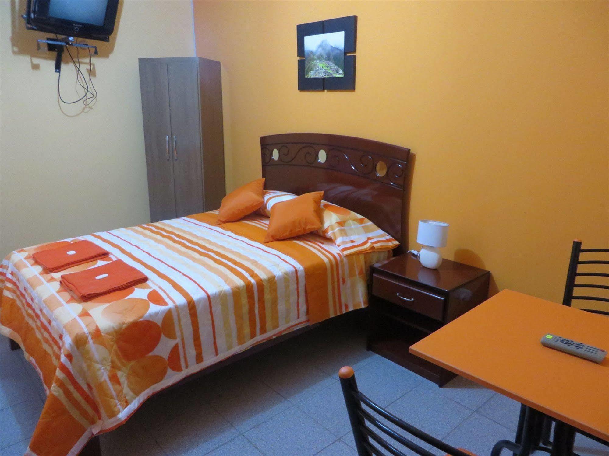 Kurmi Hostel Lima Airport Buitenkant foto