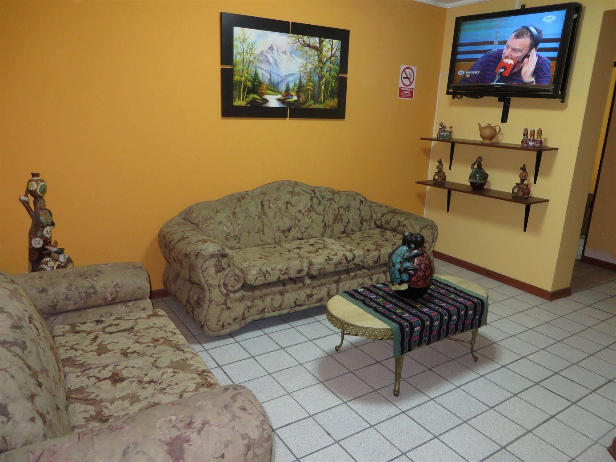 Kurmi Hostel Lima Airport Buitenkant foto
